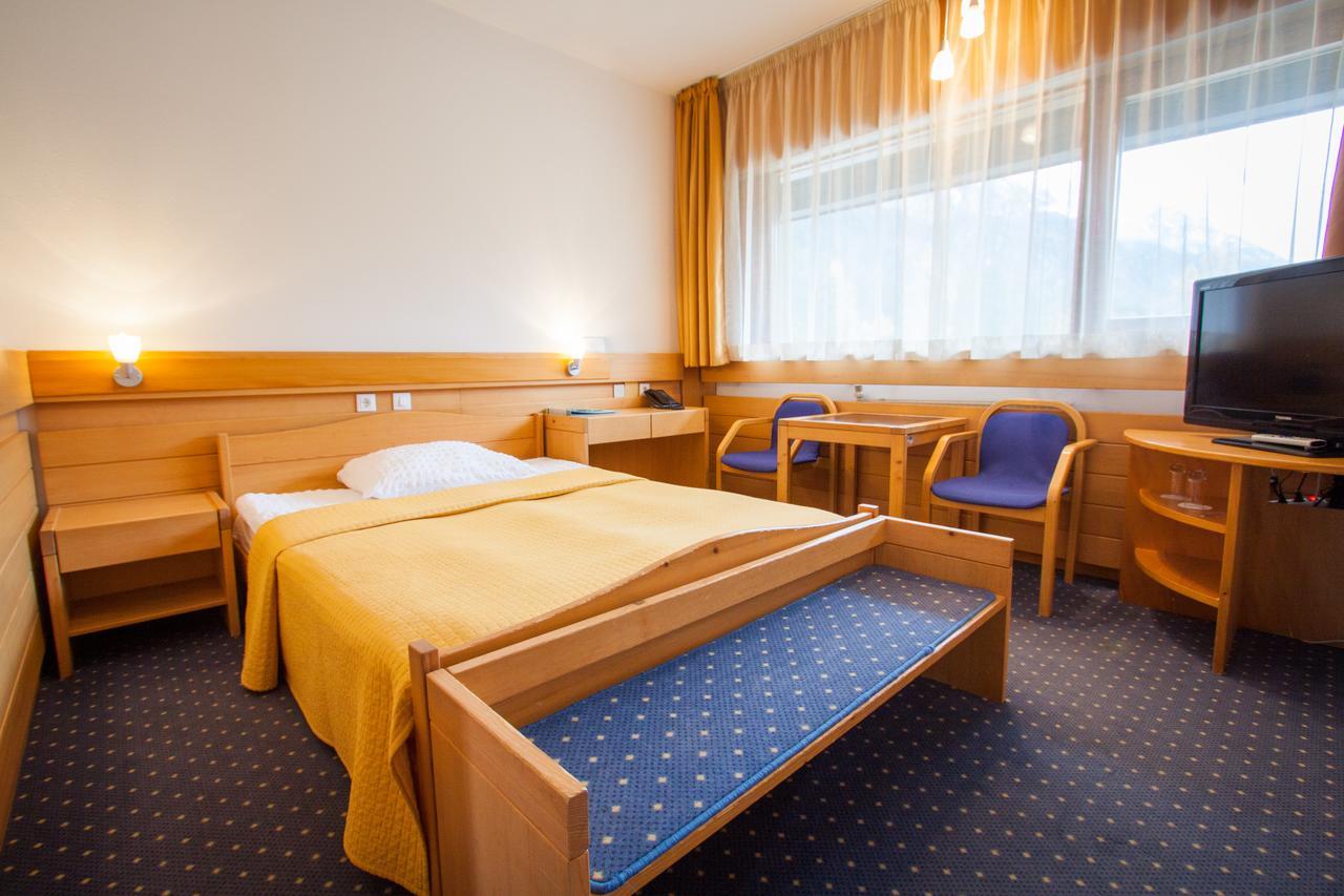 קרנייסקה גורה Hotel Spik מראה חיצוני תמונה