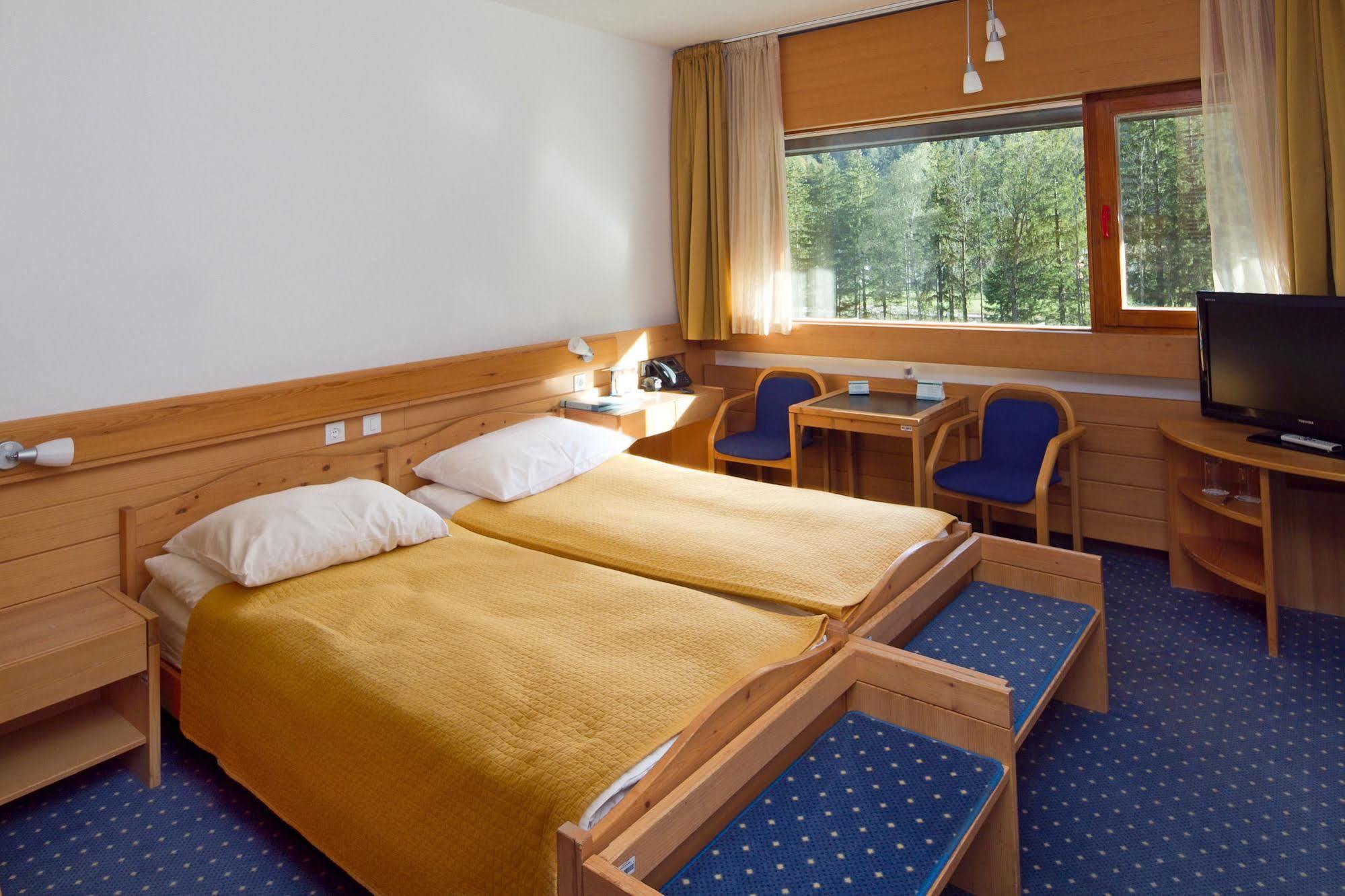קרנייסקה גורה Hotel Spik מראה חיצוני תמונה