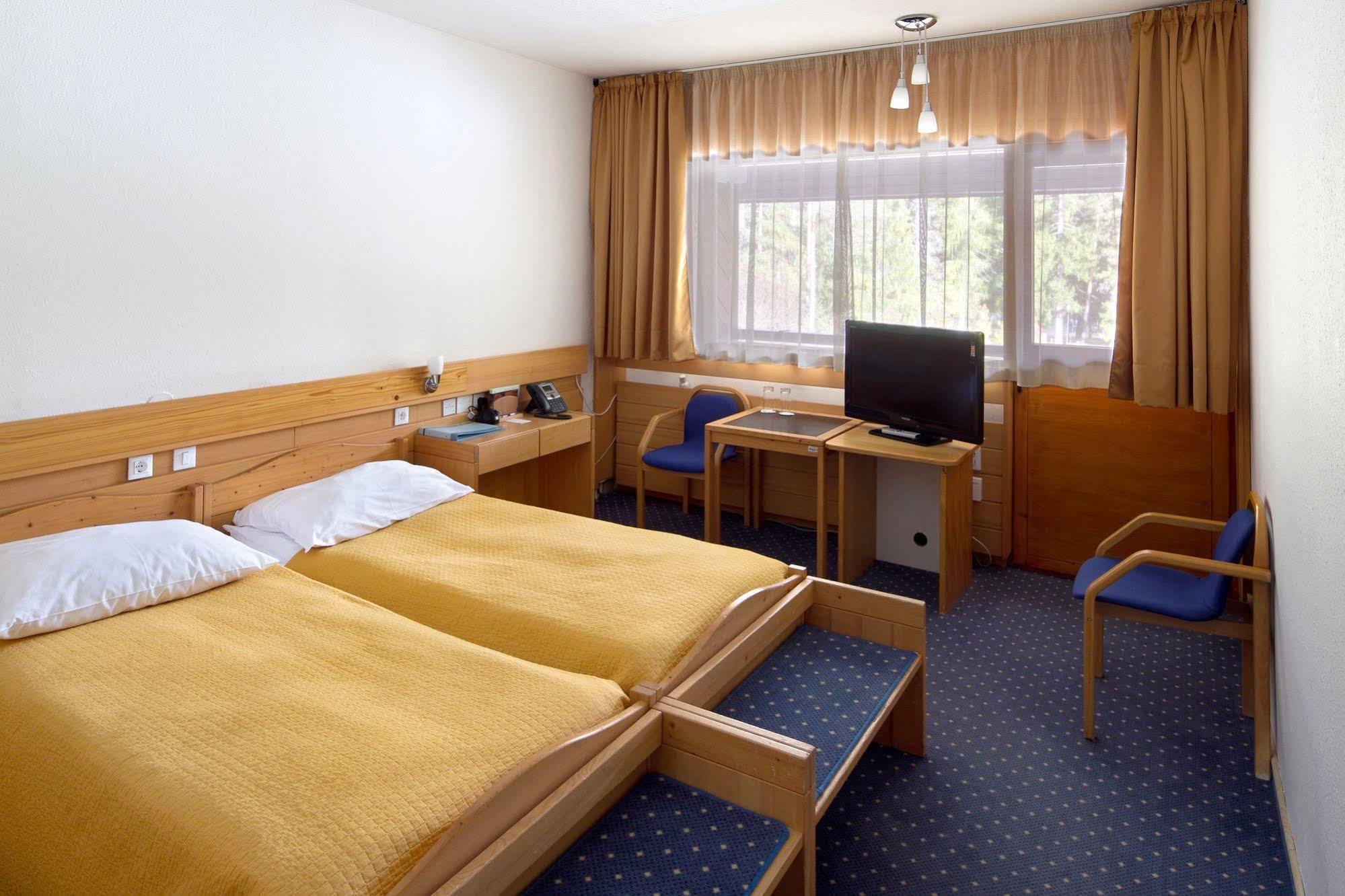 קרנייסקה גורה Hotel Spik מראה חיצוני תמונה
