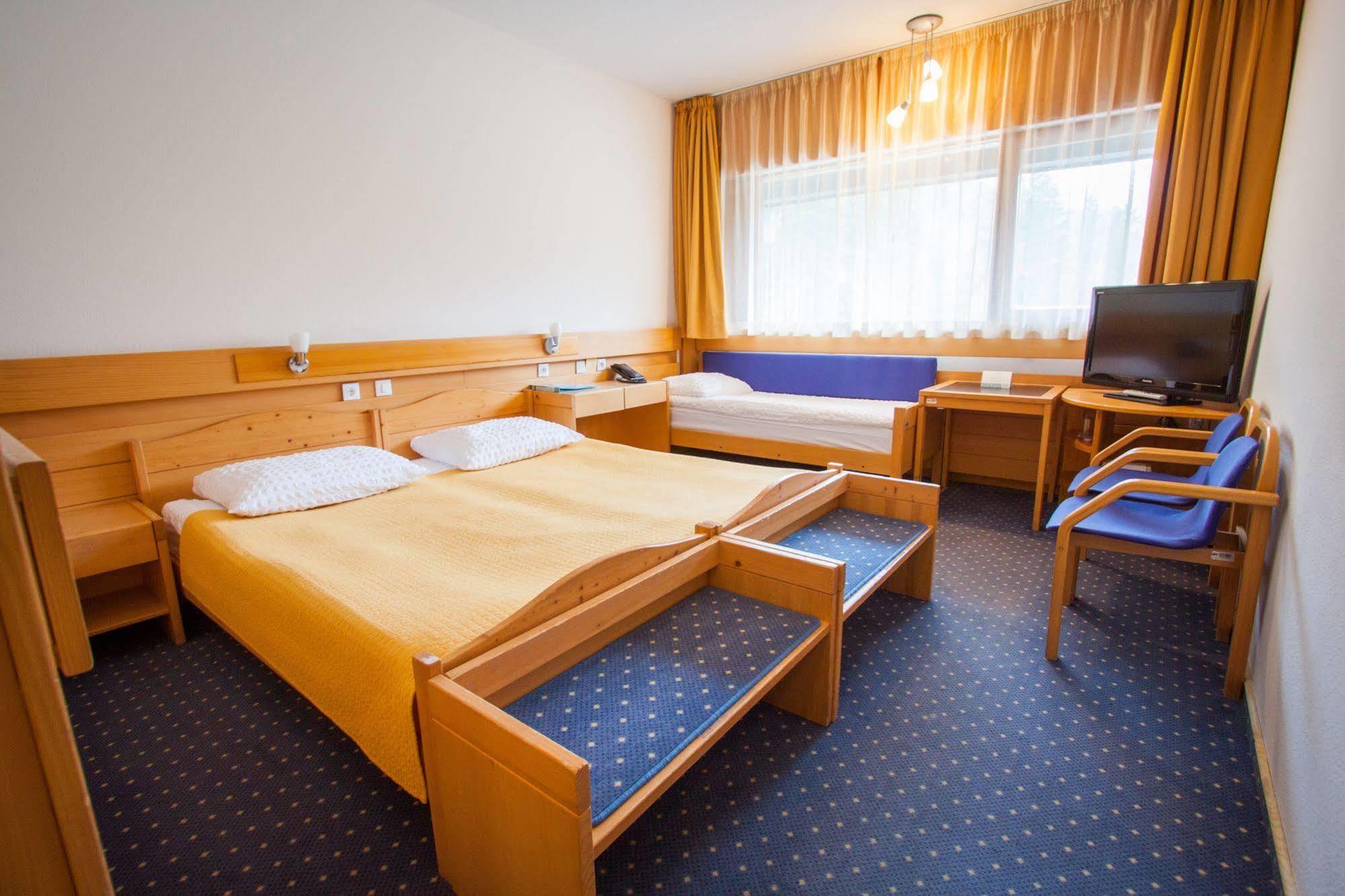 קרנייסקה גורה Hotel Spik מראה חיצוני תמונה